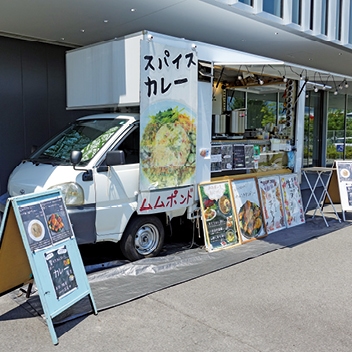 キッチンカー（日替わり）