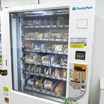 自販機コンビニ（ファミリーマート）